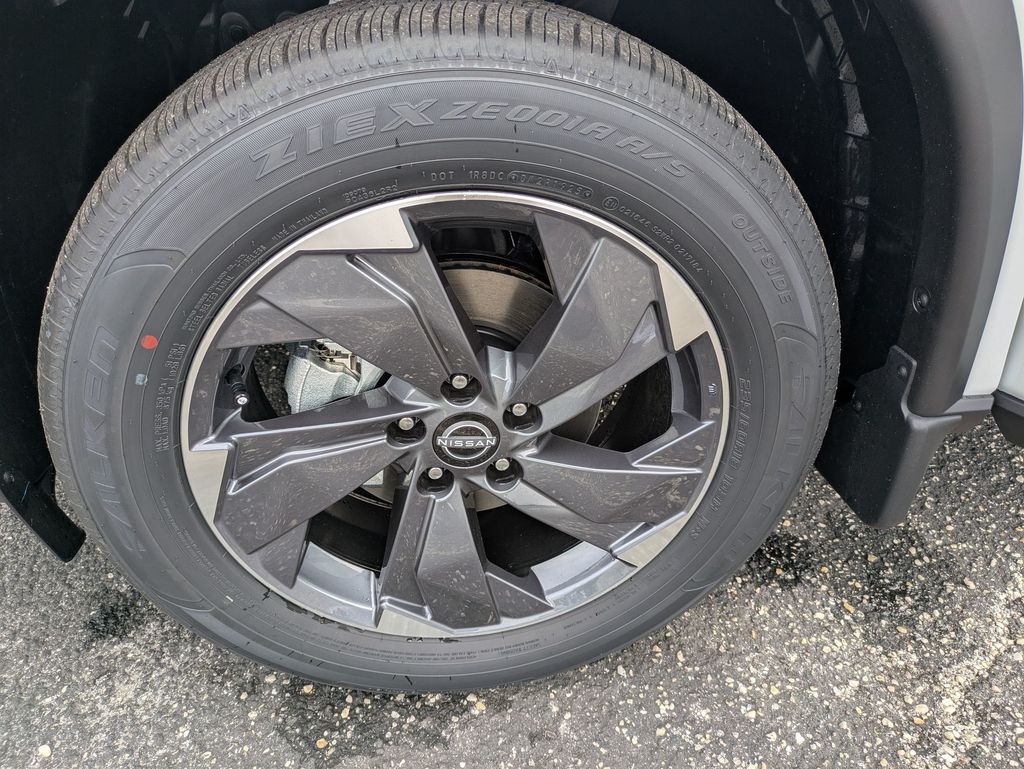 2026 Nissan Rogue SV photo 9