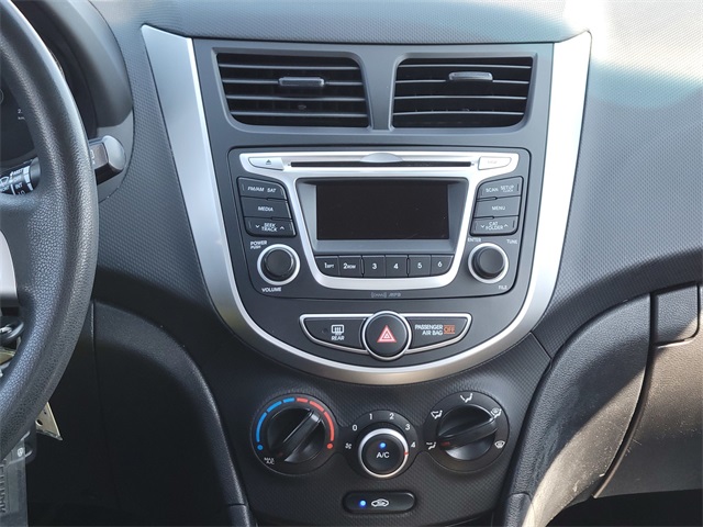 2014 Hyundai Accent GS photo 21