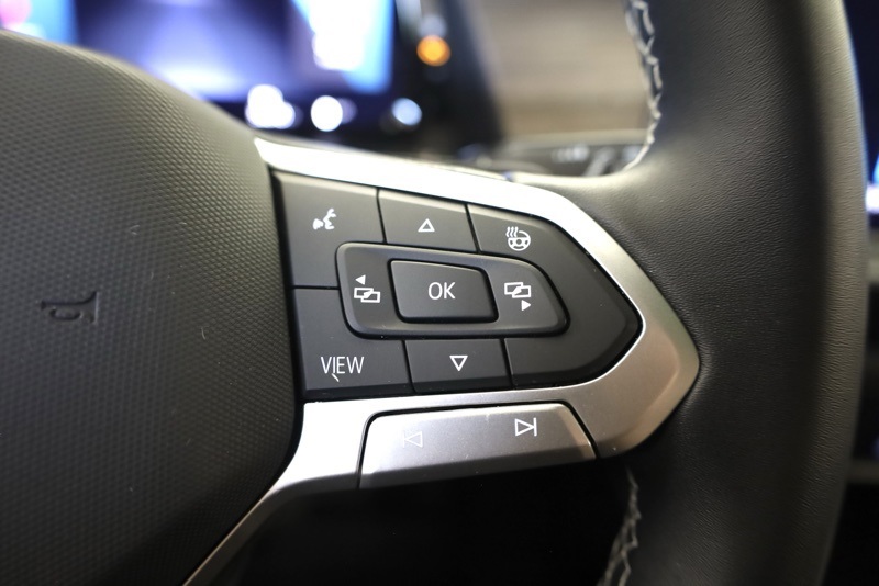 2024 Volkswagen Atlas SEL photo 22