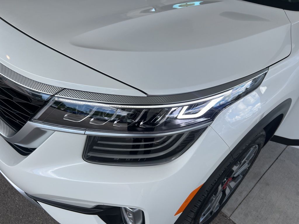 2023 Kia Seltos SX photo 26