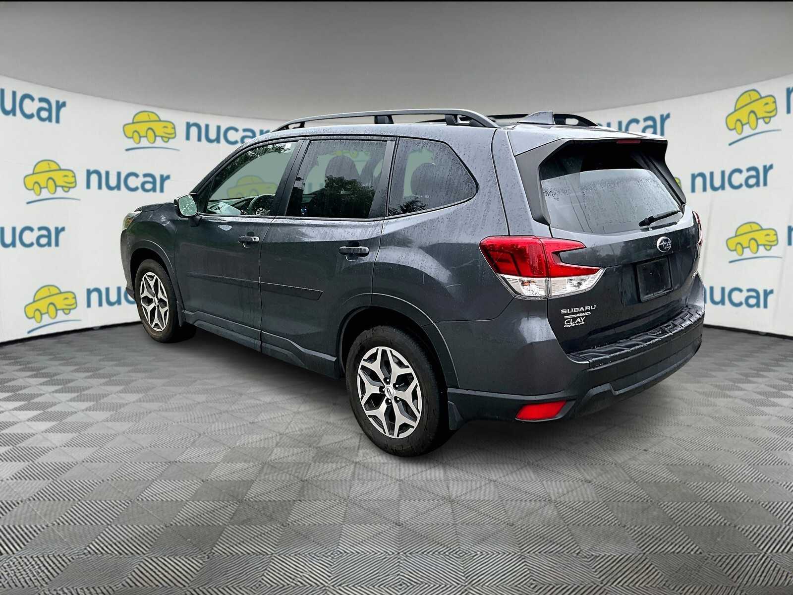 2023 Subaru Forester Premium photo 3