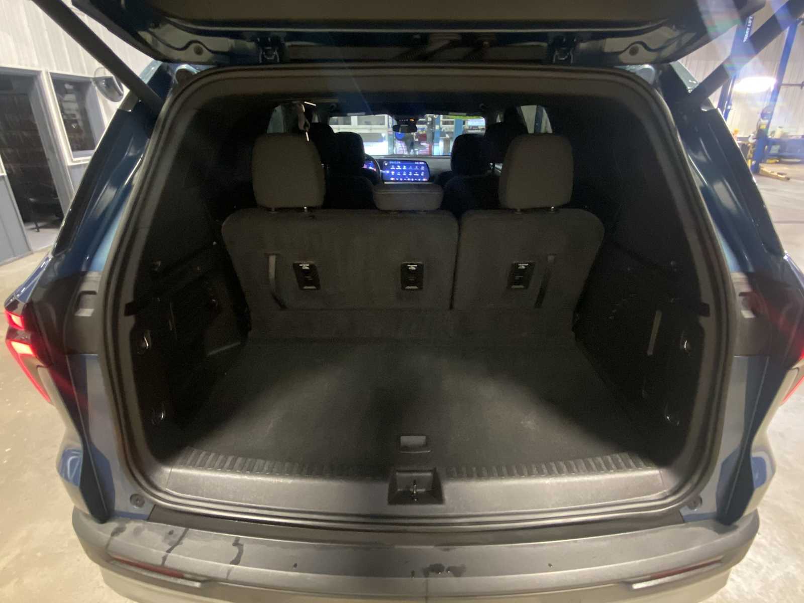 2025 Chevrolet Traverse photo 22