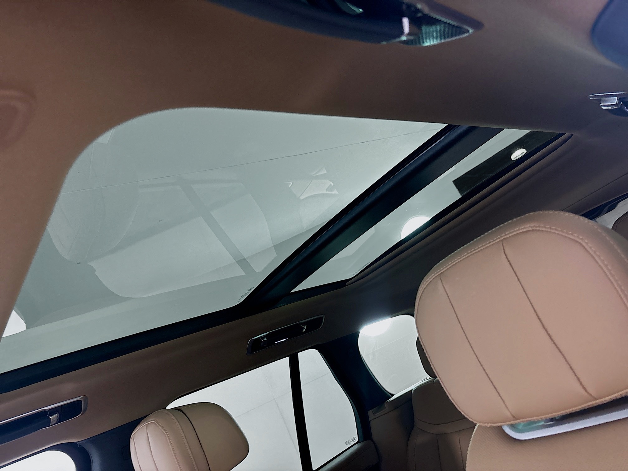 2025 Land Rover Range Rover SE photo 12