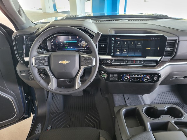 2026 Chevrolet Silverado 2500HD LT photo 2