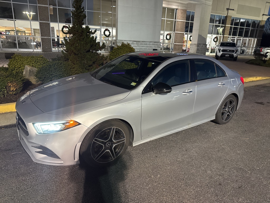 2021 Mercedes-Benz A-Class A220's photo