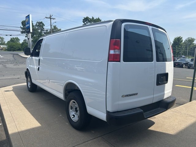 2025 Chevrolet Express Cargo 2500 photo 5