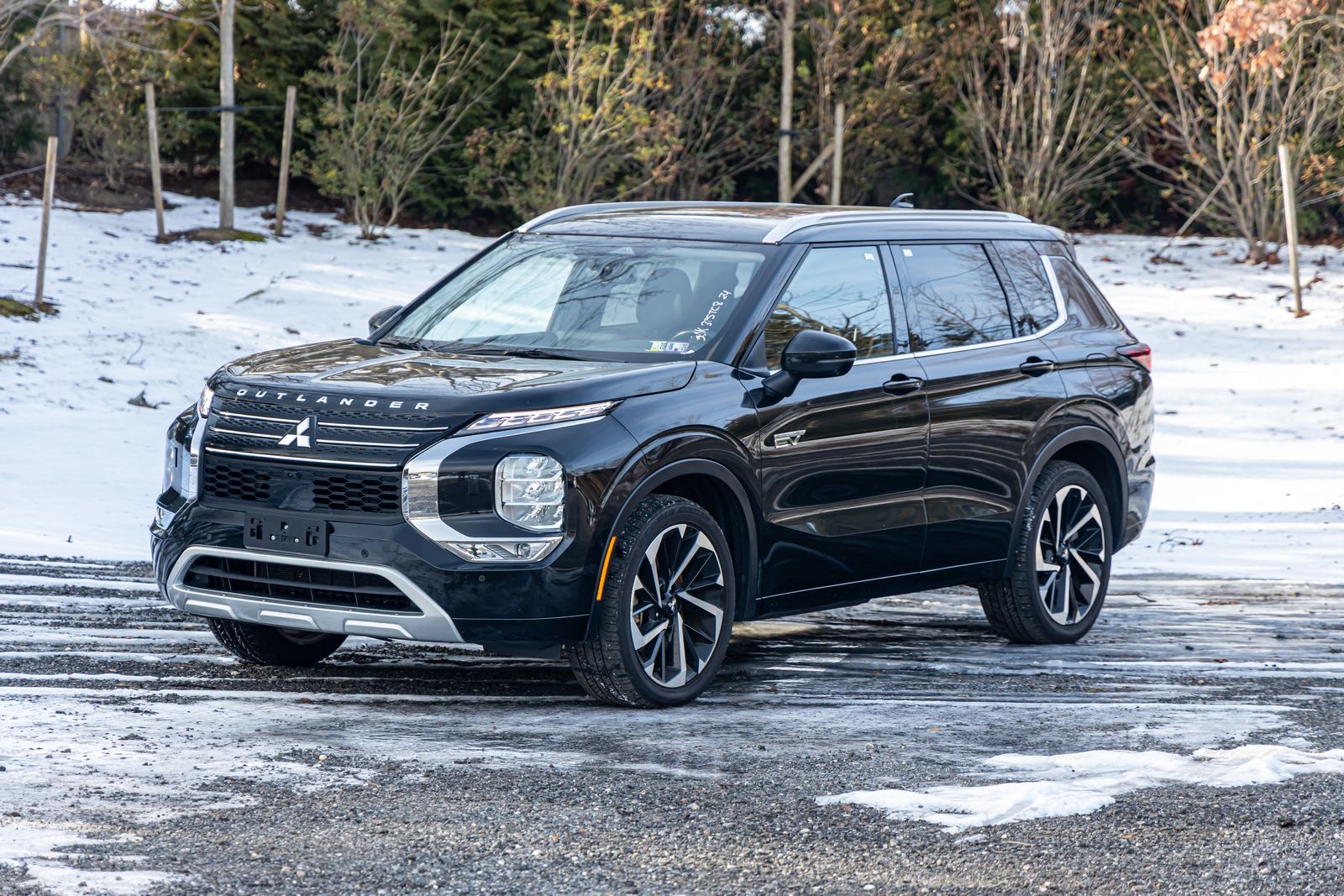 2024 Mitsubishi Outlander Plug-in Hybrid SEL's photo