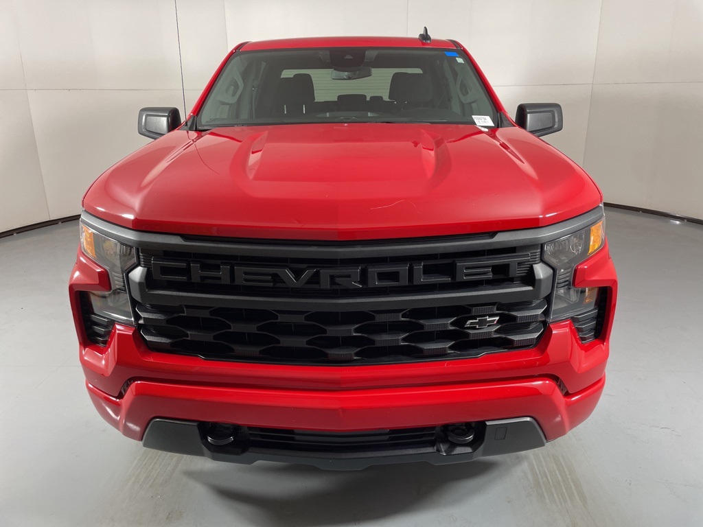 2024 Chevrolet Silverado 1500 Custom photo 2