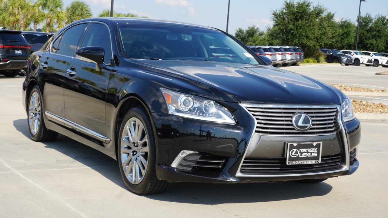 2017 Lexus LS 460 photo 2