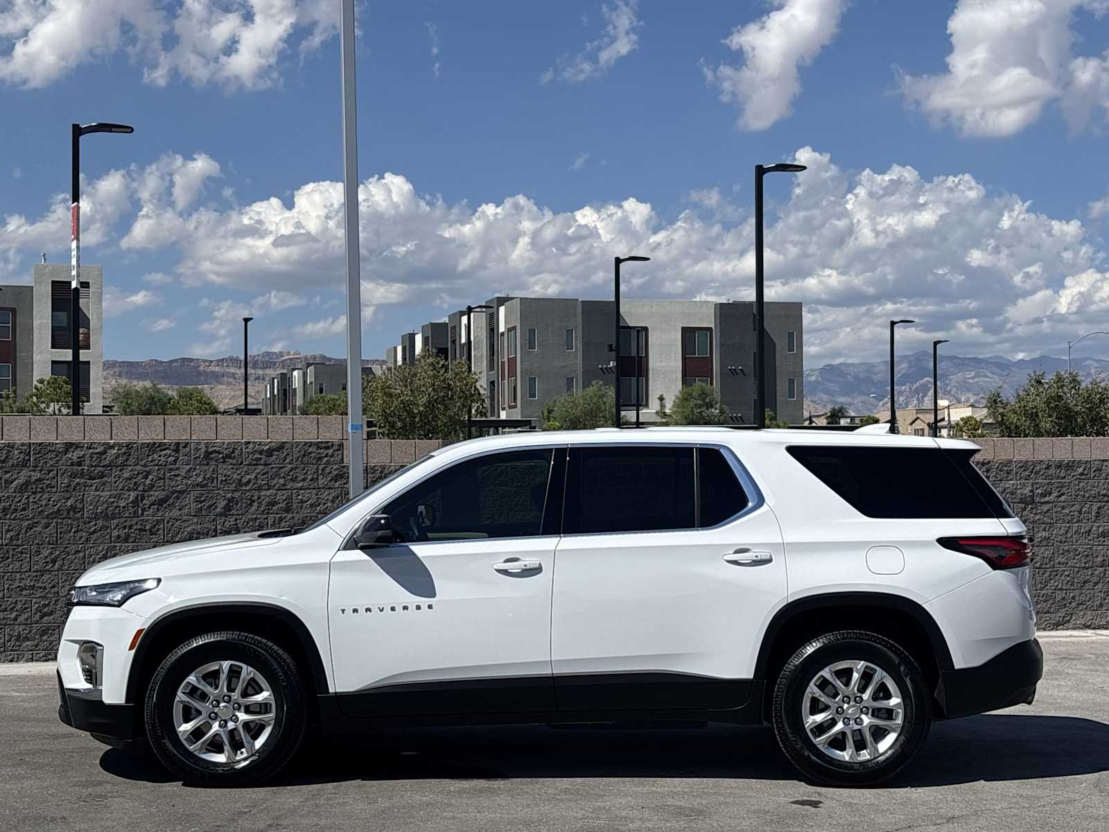 2022 Chevrolet Traverse LS photo 6