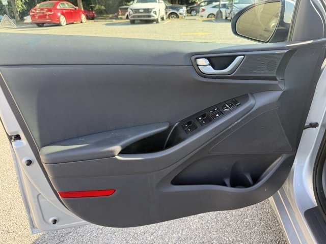2018 Hyundai Ioniq SEL photo 11