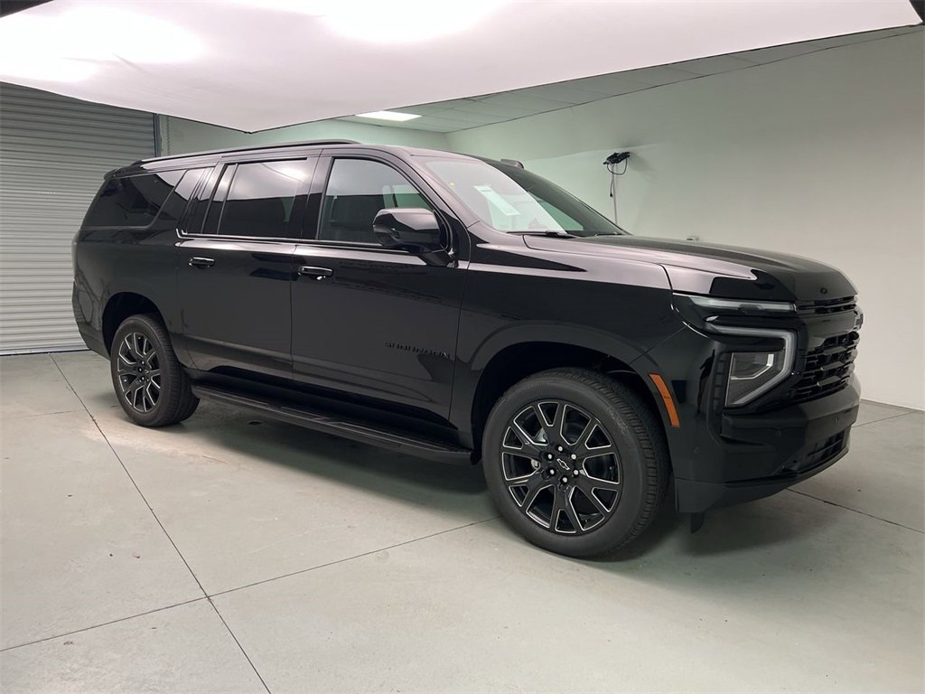2025 Chevrolet Suburban RST photo 2