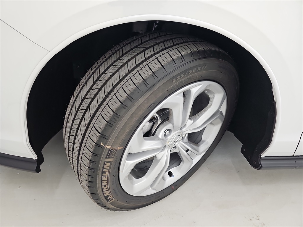 2025 Honda Accord LX photo 30