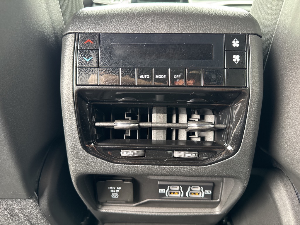 2025 Jeep Grand Cherokee Altitude X photo 28