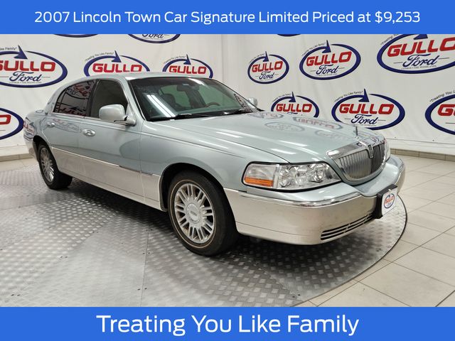 2007 Lincoln Town Car Signature Limited