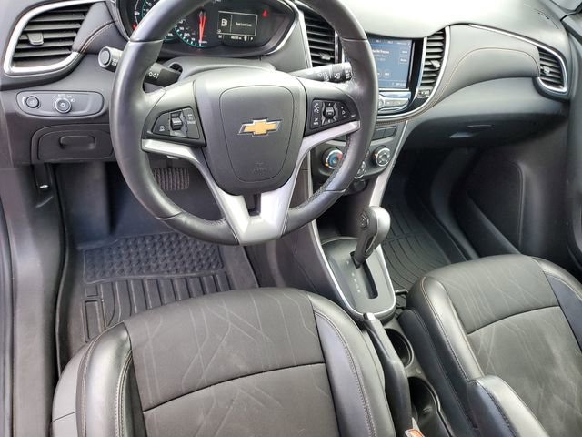 2022 Chevrolet Trax LT photo 2
