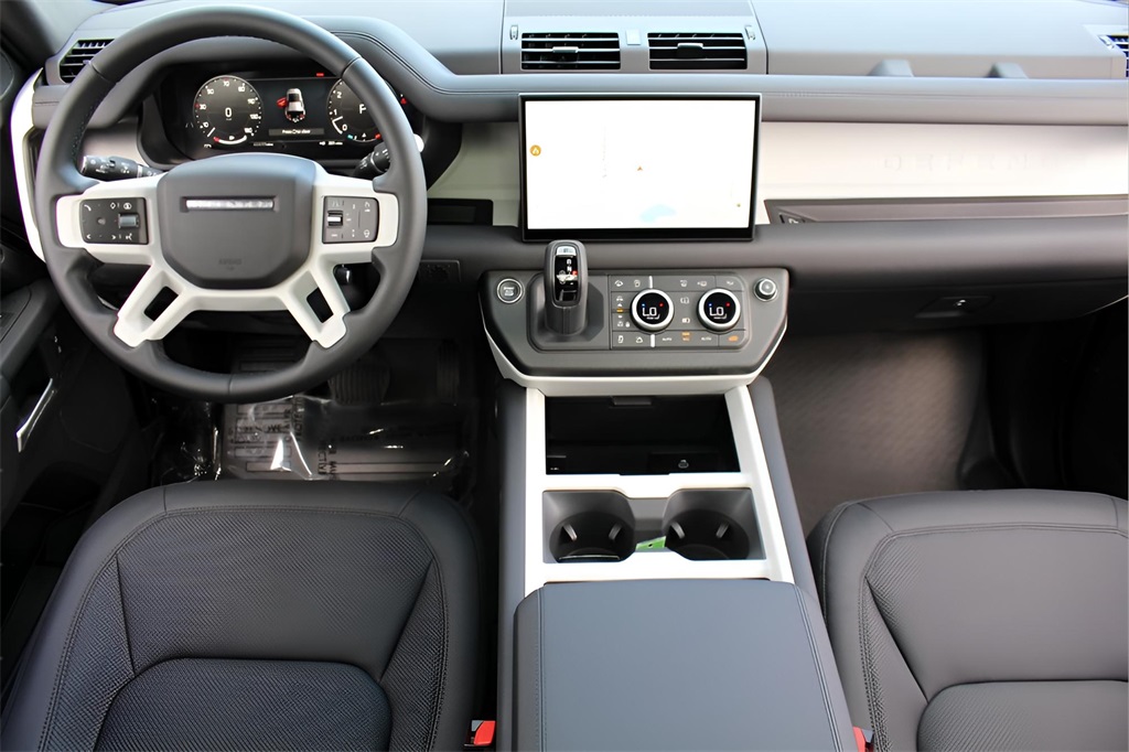 2025 Land Rover Defender 110 S photo 13