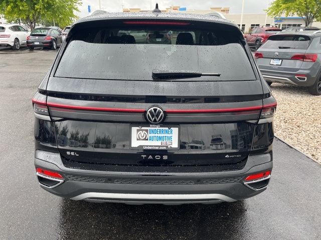 2025 Volkswagen Taos SEL photo 4