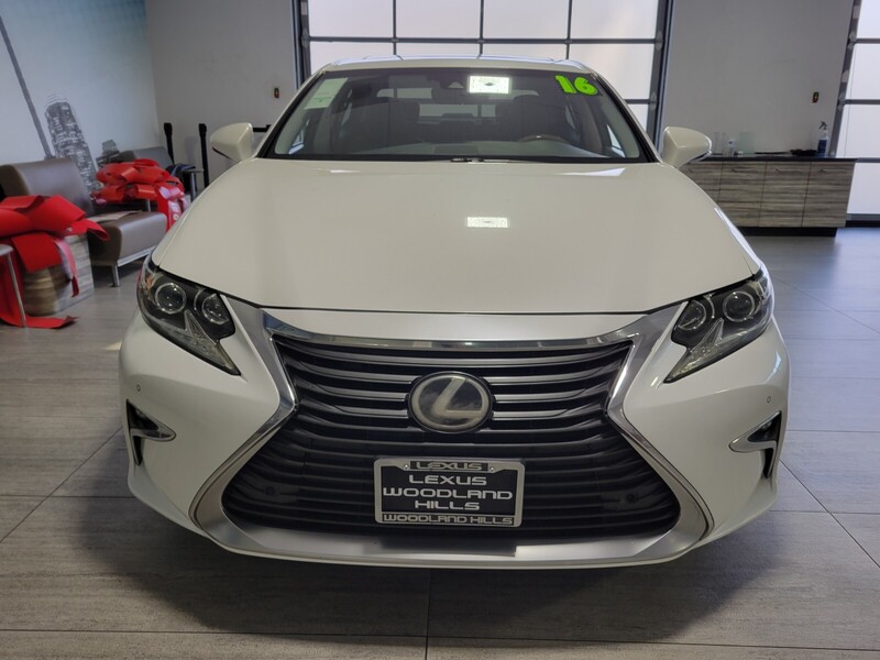 2016 Lexus ES 350 photo 8