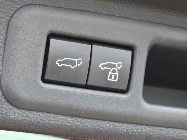 2023 Toyota Sequoia TRD Pro photo 18