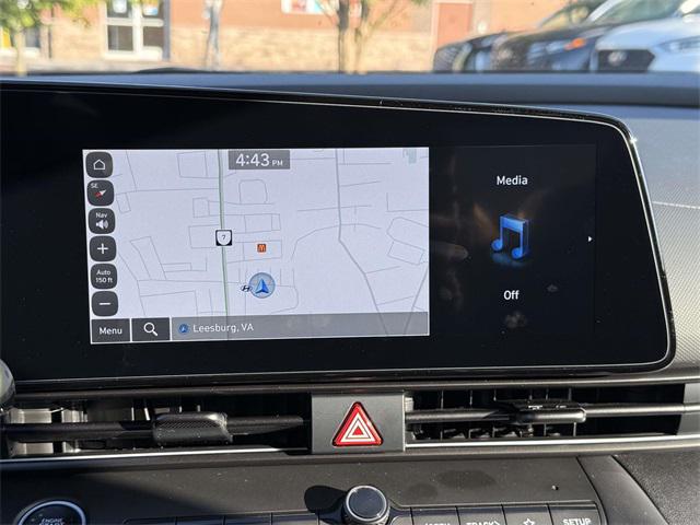 2025 Hyundai Elantra Base photo 3