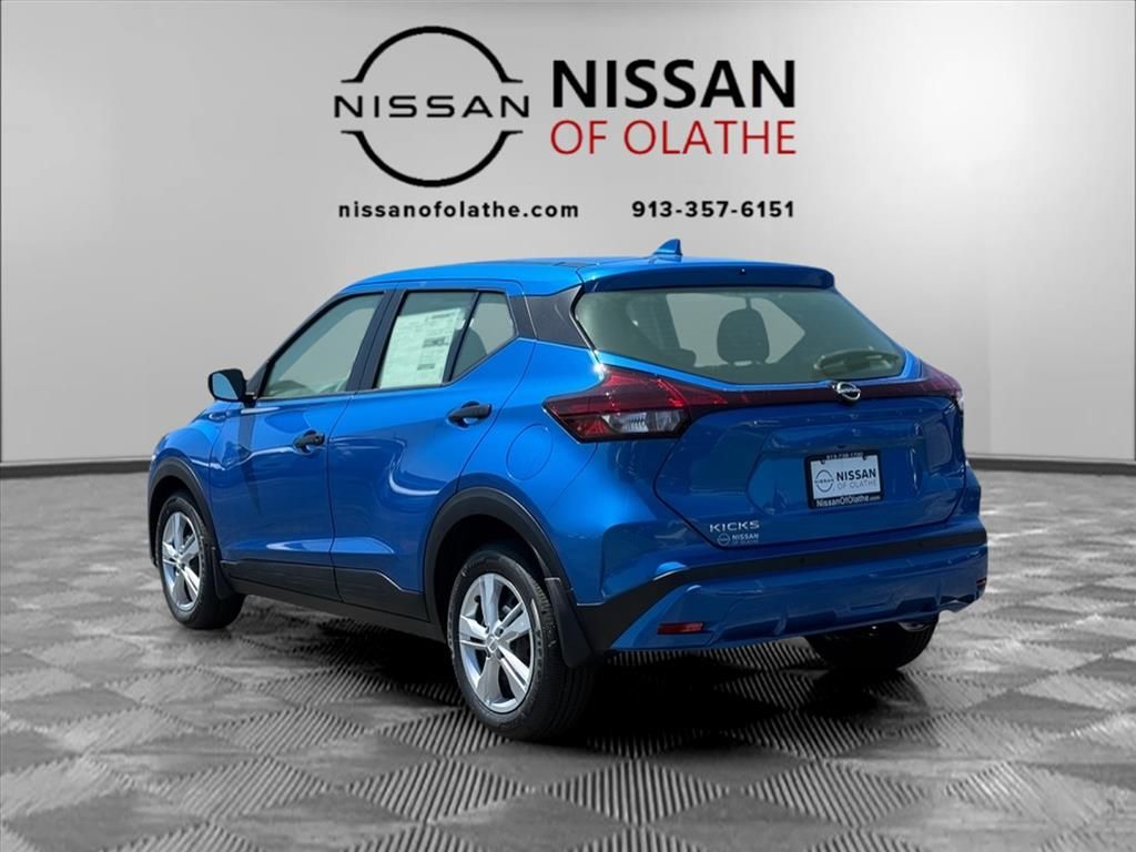 2025 Nissan Kicks Play S photo 3