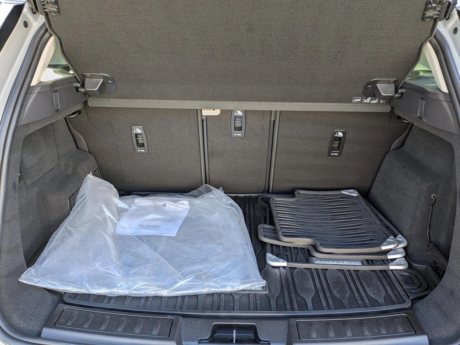 2022 Land Rover Range Rover Evoque SE photo 4