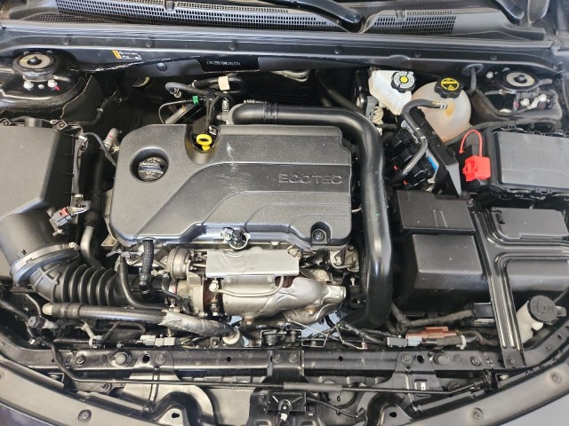 2024 Chevrolet Malibu 1LT photo 4