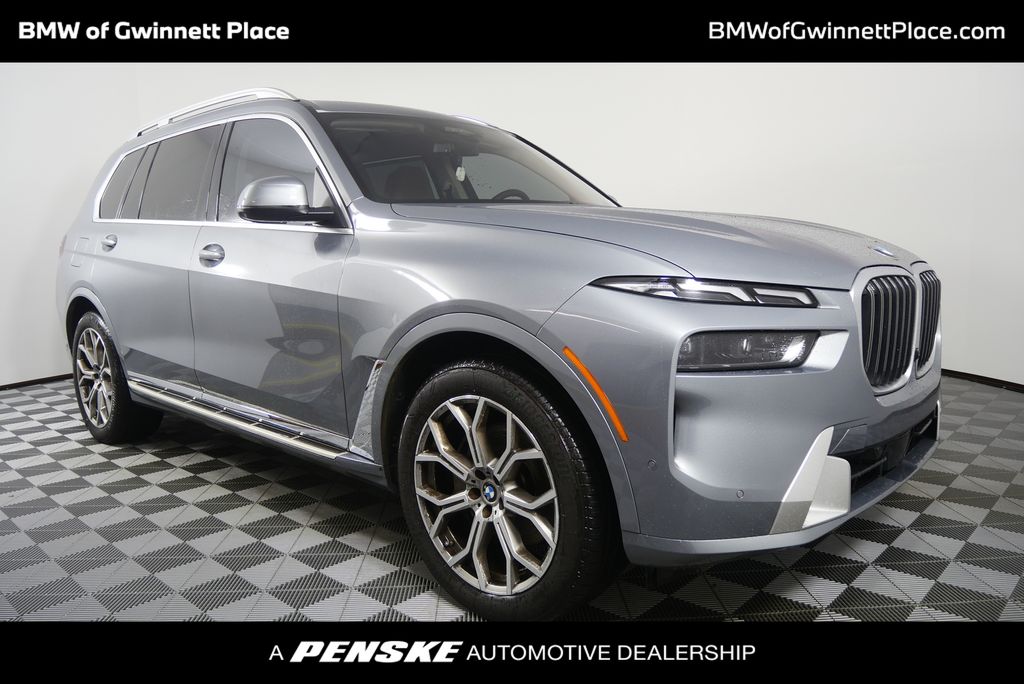 2024 BMW X7 40i's photo