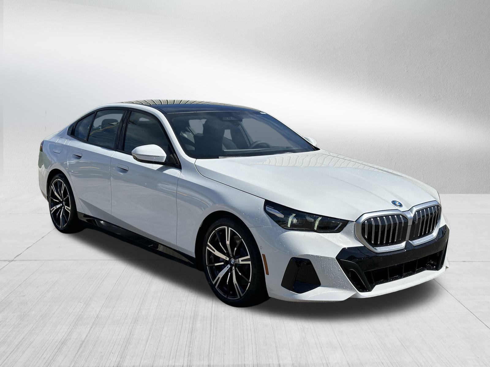 2026 BMW 5 Series 550e's photo