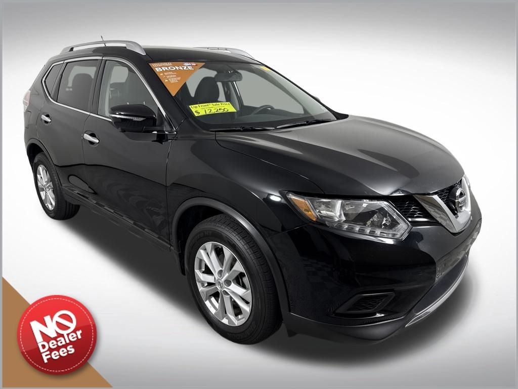 2015 Nissan Rogue SV's photo