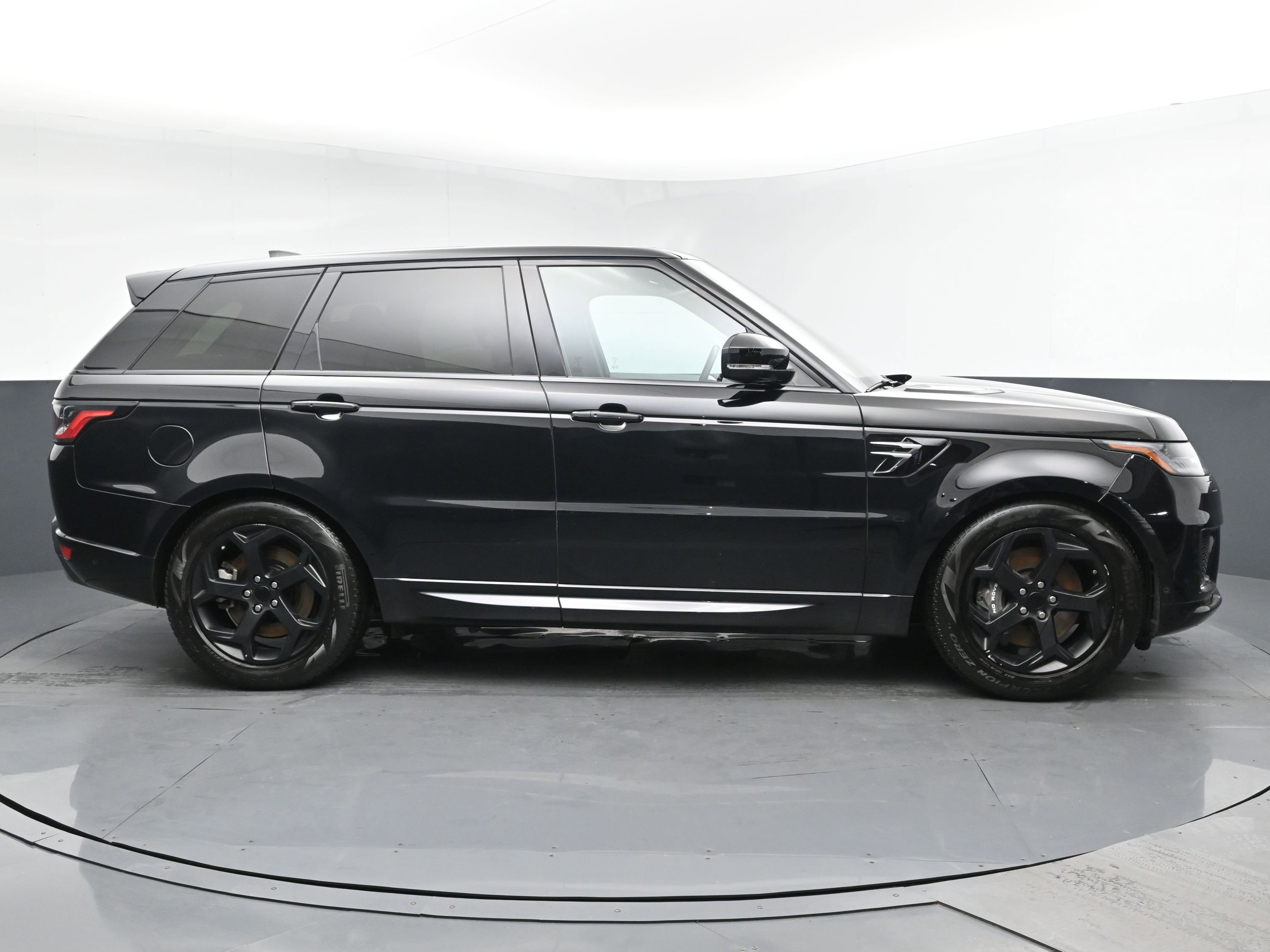 2020 Land Rover Range Rover Sport HSE photo 3