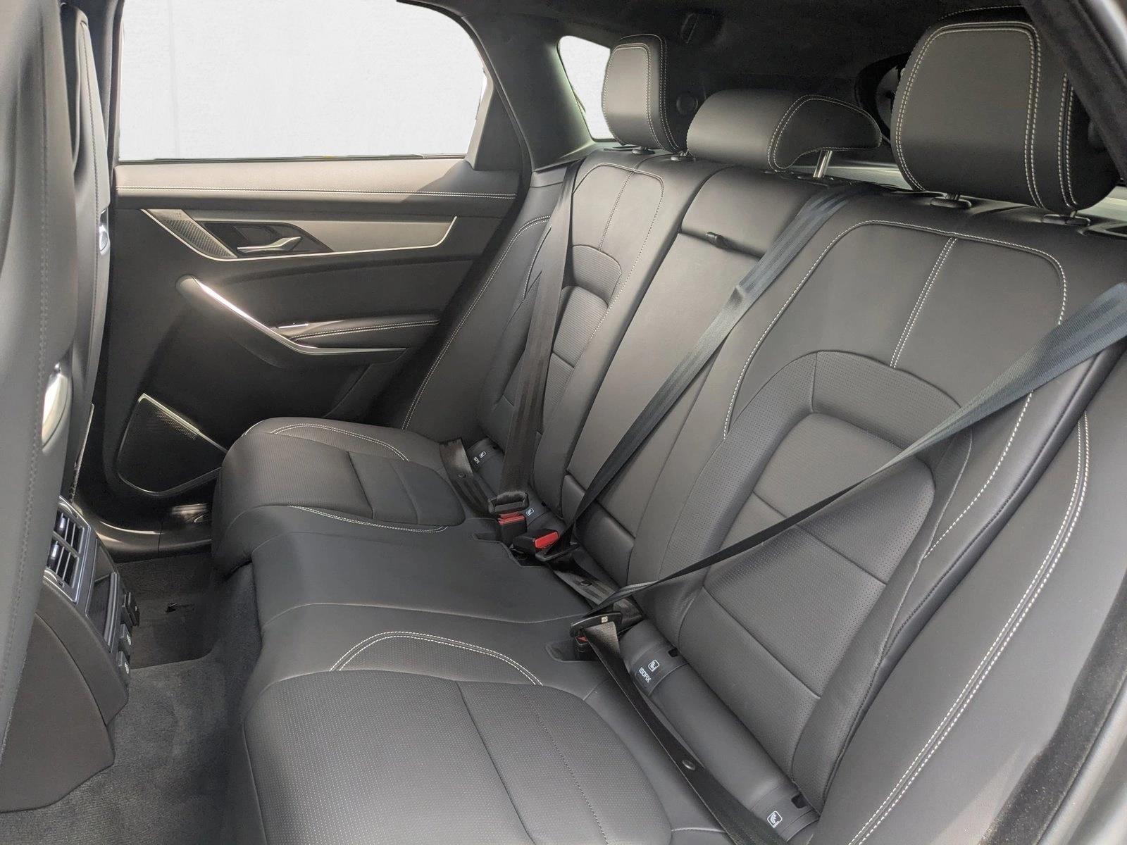 2026 Jaguar F-PACE P400 R-Dynamic S photo 15