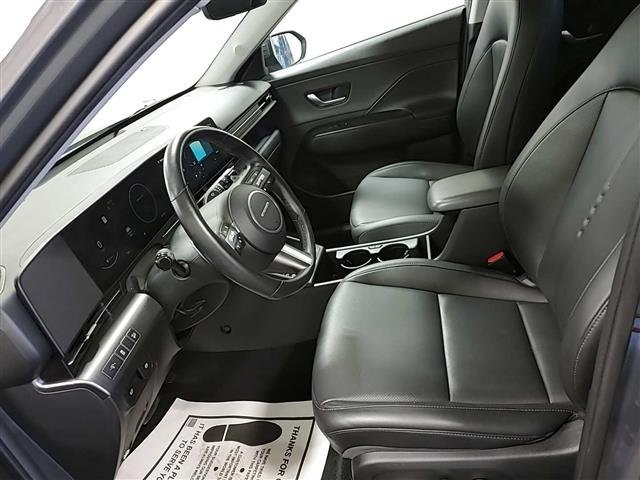 2024 Hyundai Kona Limited photo 3