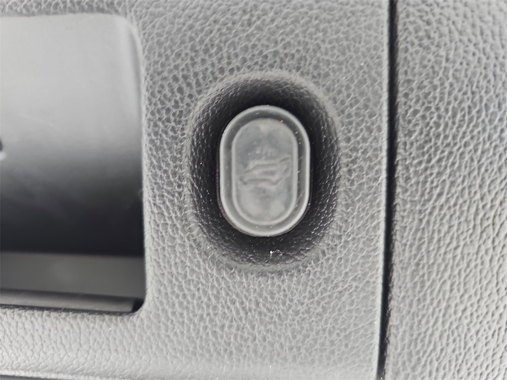2018 Chevrolet Tahoe LT photo 15