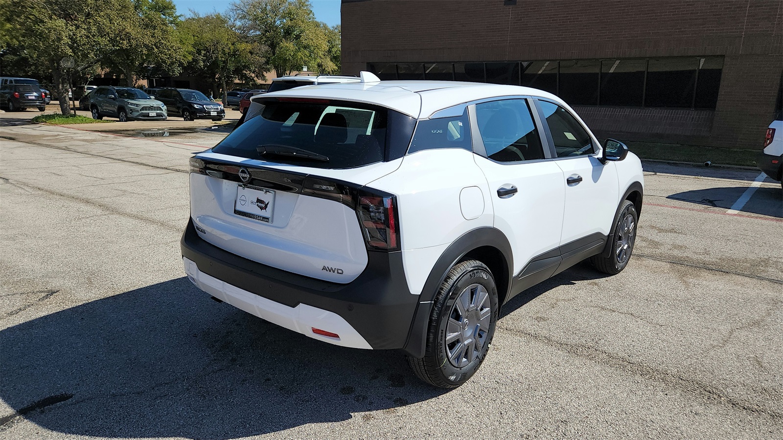2025 Nissan Kicks Play S photo 2