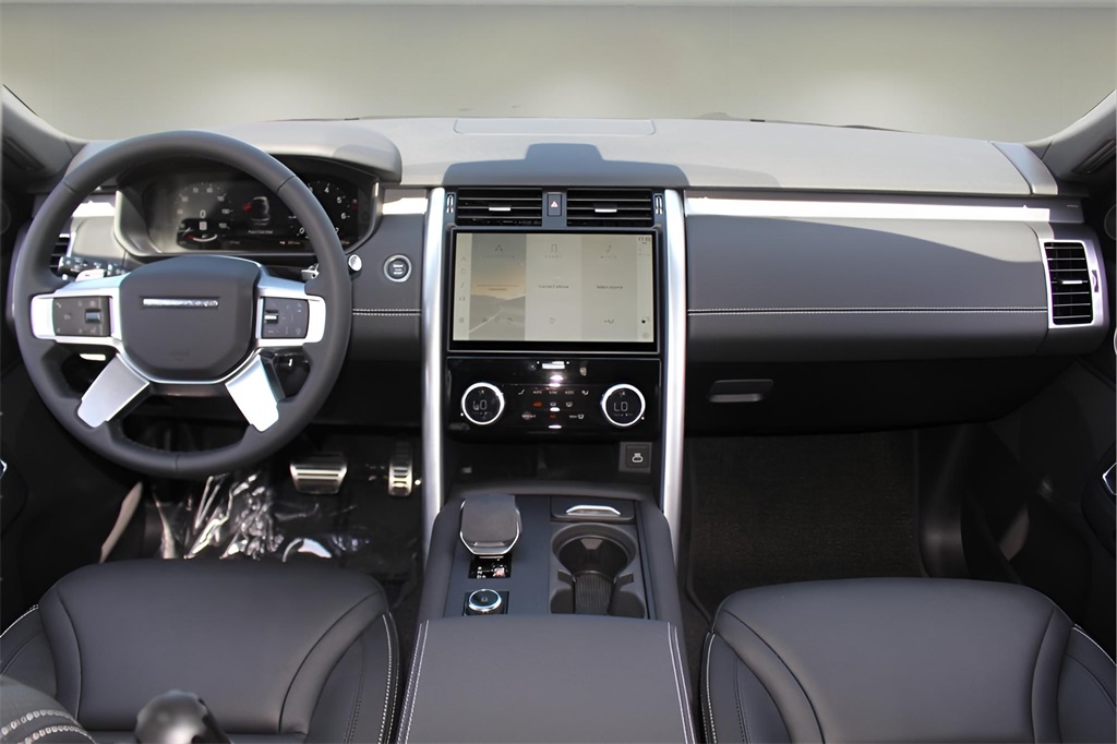 2025 Land Rover Discovery SE photo 10