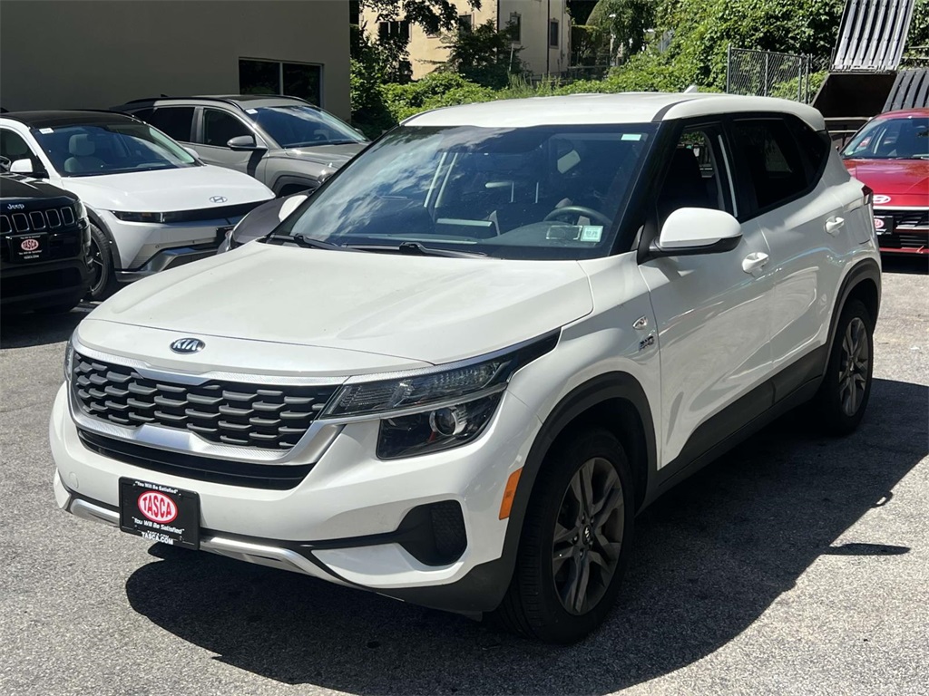 2021 Kia Seltos LX photo 2
