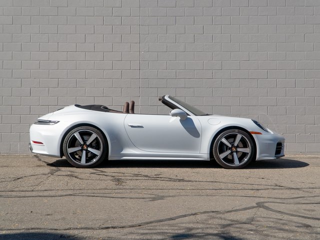 2025 Porsche 911 photo 8
