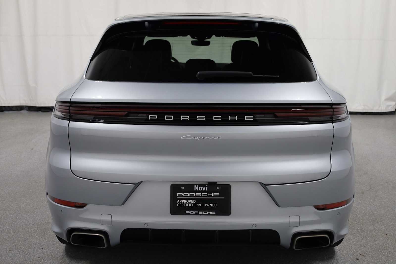 2024 Porsche Cayenne photo 6