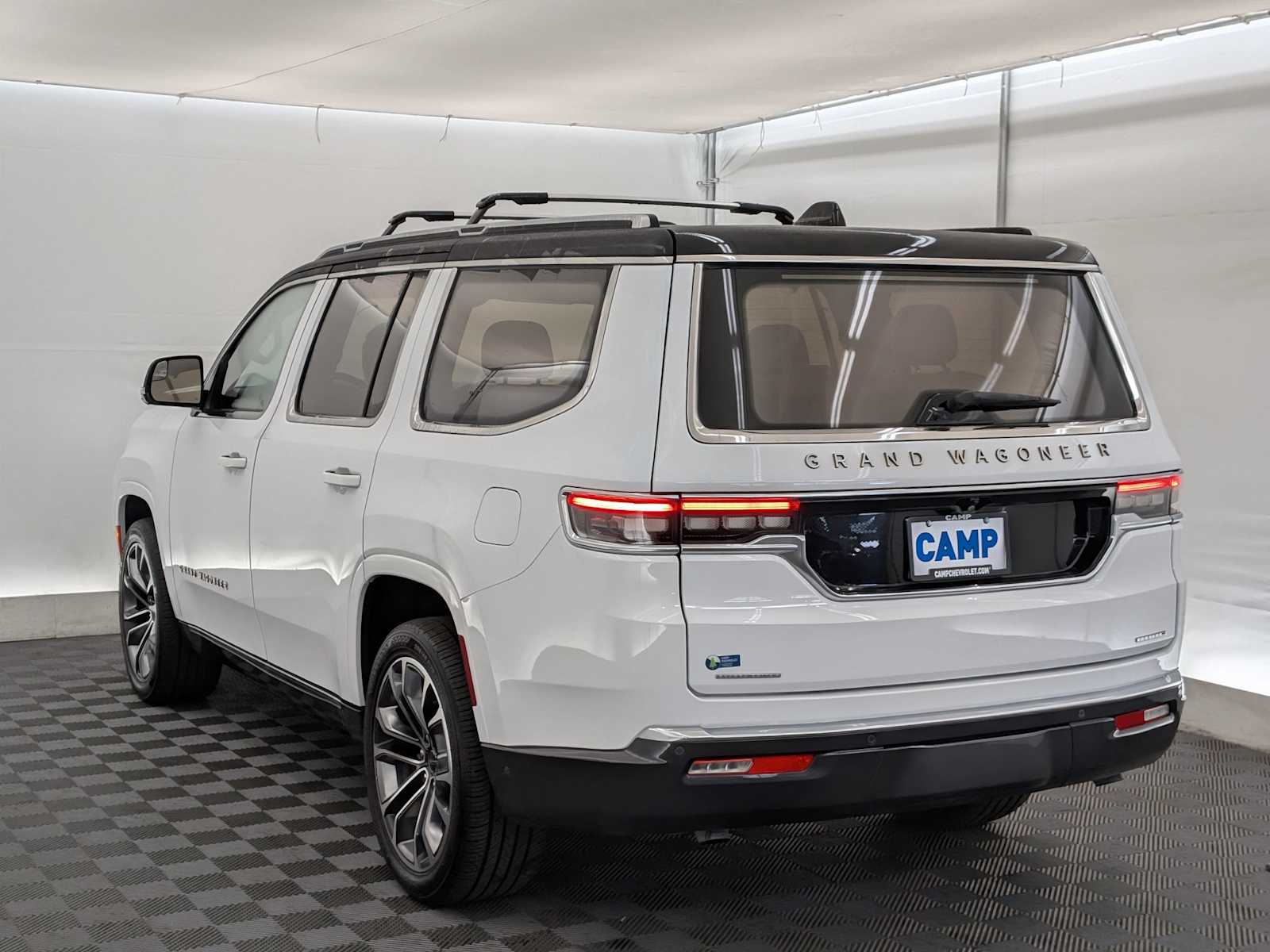 2022 Jeep Grand Wagoneer III photo 4