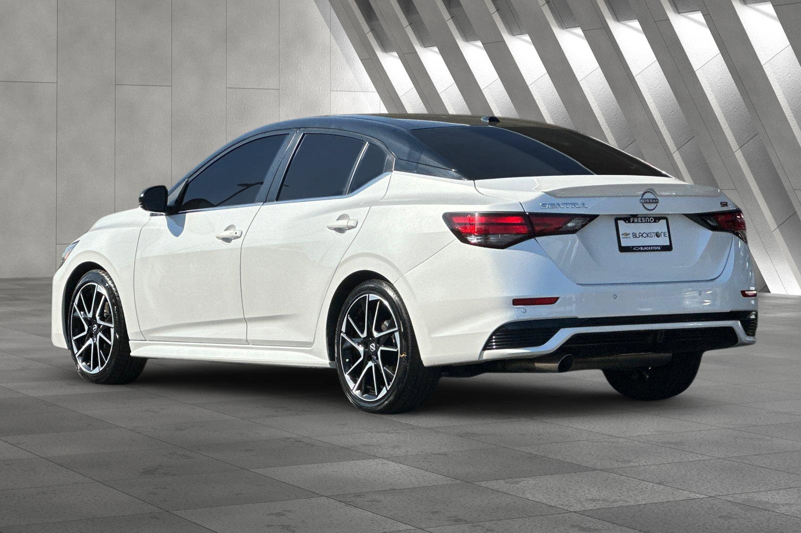 2024 Nissan Sentra SR photo 5