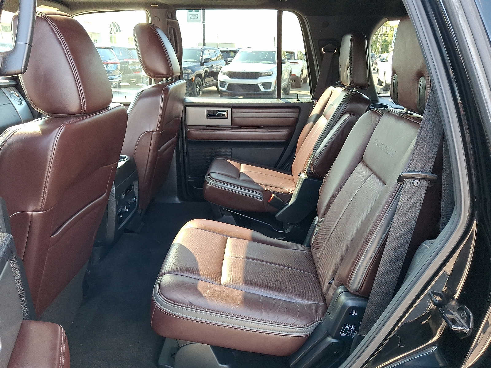 2016 Ford Expedition Platinum photo 11
