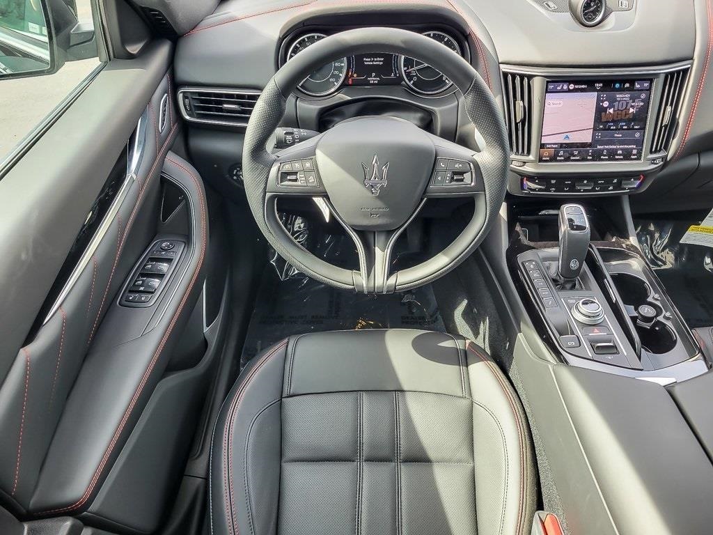 2024 Maserati Levante GT photo 11