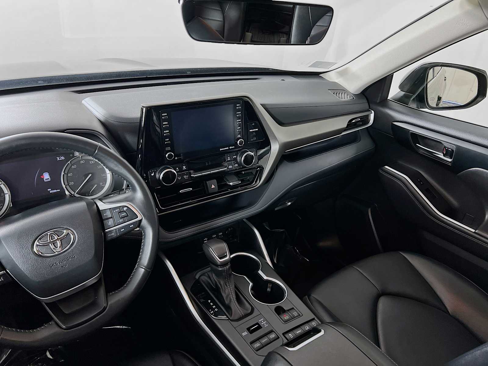 2022 Toyota Highlander XLE photo 22