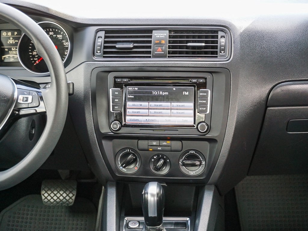 2015 Volkswagen Jetta 2.0 S photo 9
