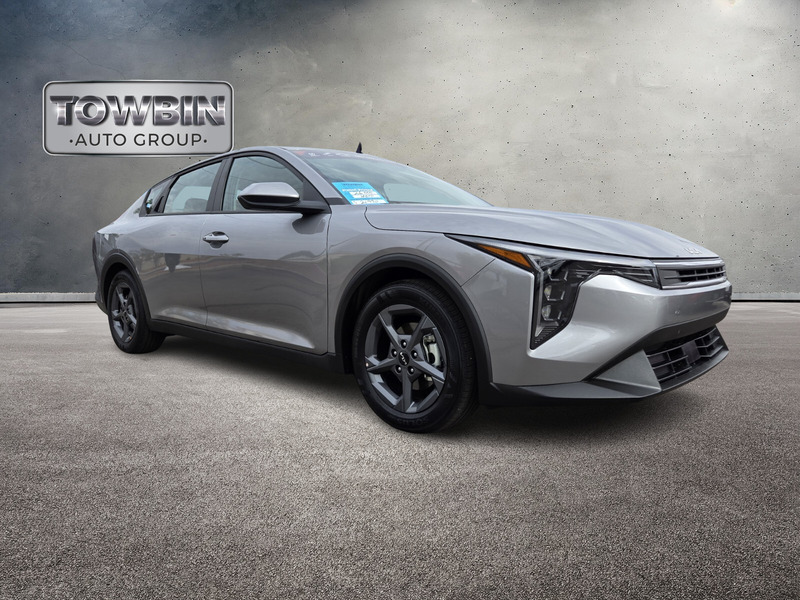 2025 Kia K4 LXS photo 2