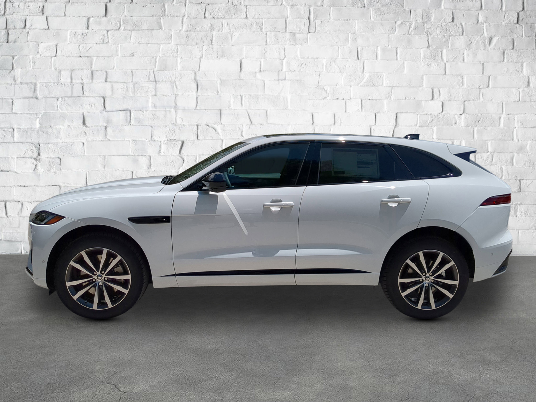 2026 Jaguar F-PACE P250 R-Dynamic S photo 3
