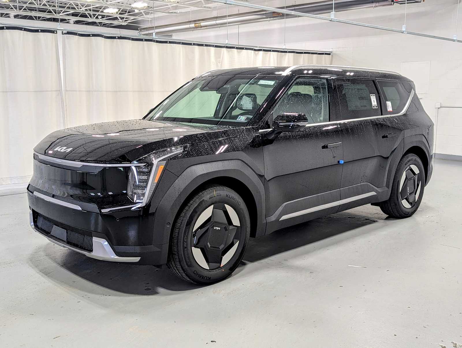 2026 Kia EV9 Wind's photo