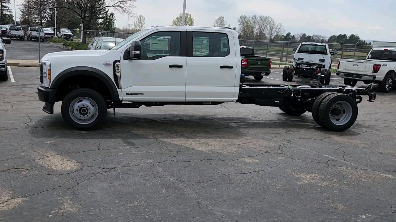 2025 Ford F-550 XL photo 2